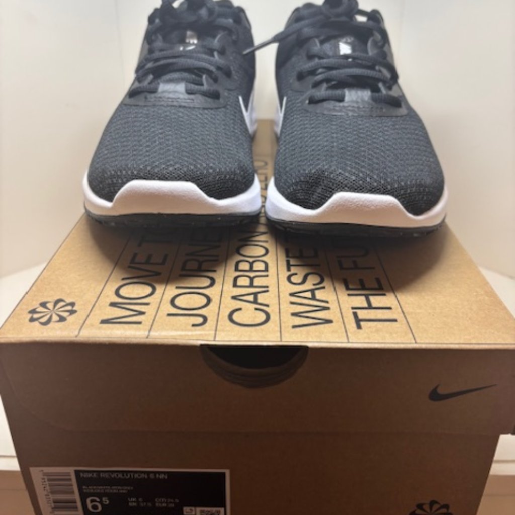 Women Nike Revolution Nn